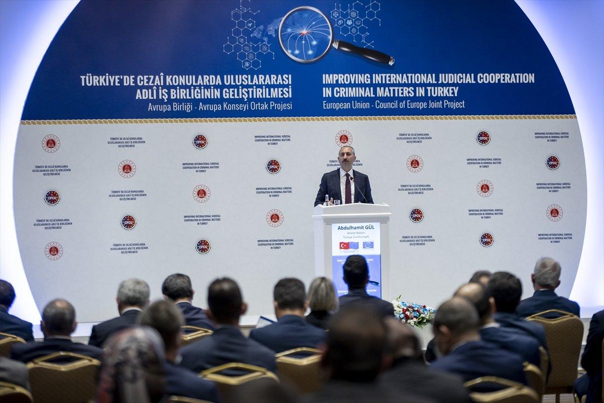 Abdulhamit Gül: Yargı, asla el uzatılacak bir yer değildir