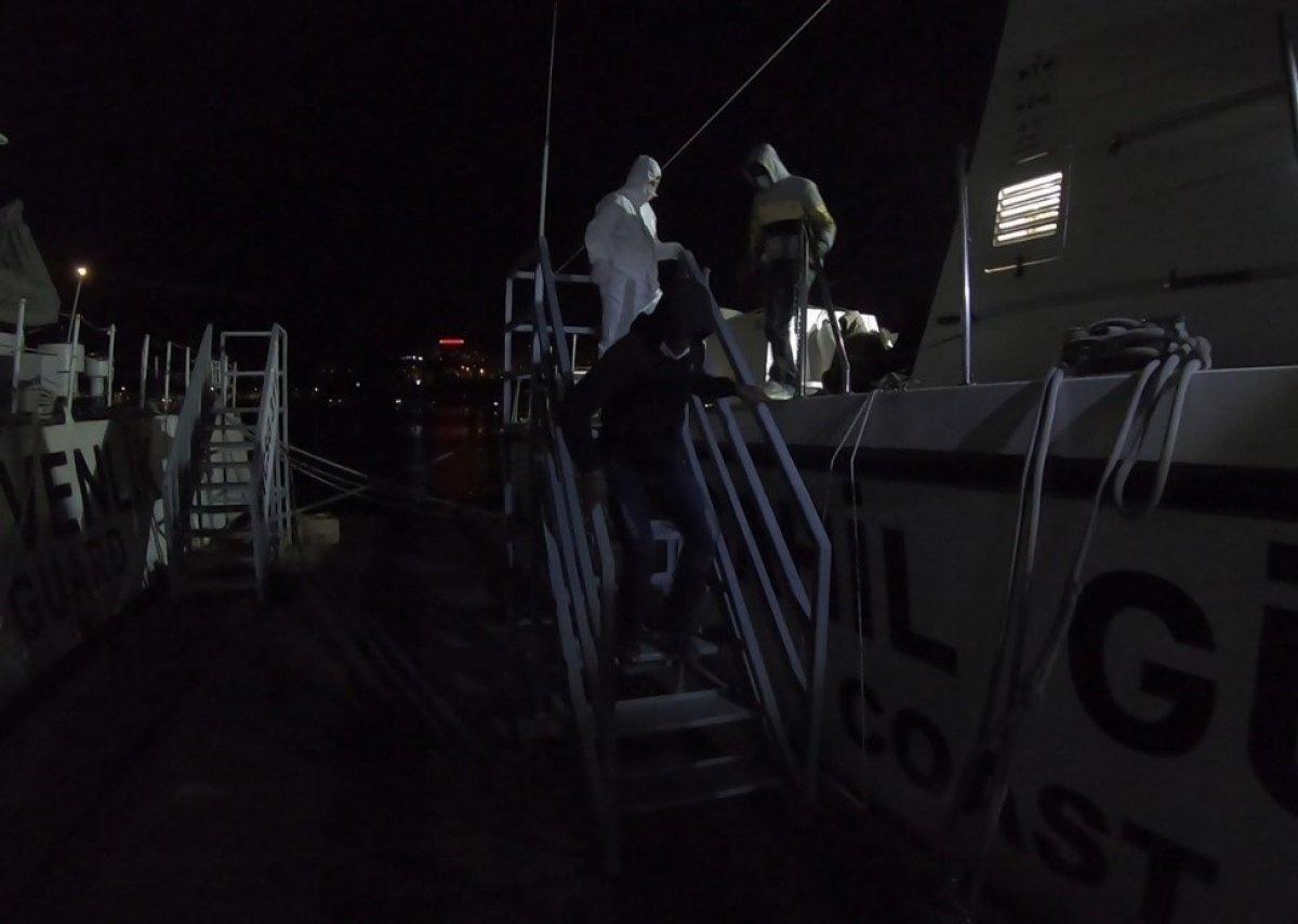 Aydın'da 28 düzensiz göçmen kurtarıldı