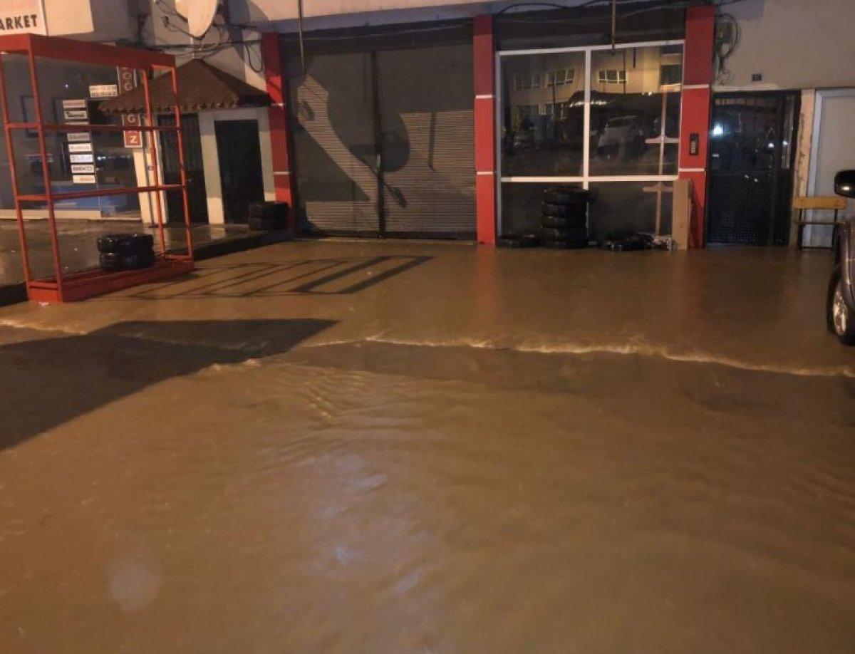 Rize'de şiddetli yağış su baskınlarına neden oldu