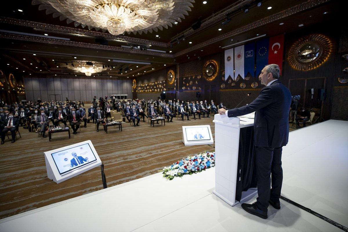 Abdulhamit Gül: Yargı, asla el uzatılacak bir yer değildir