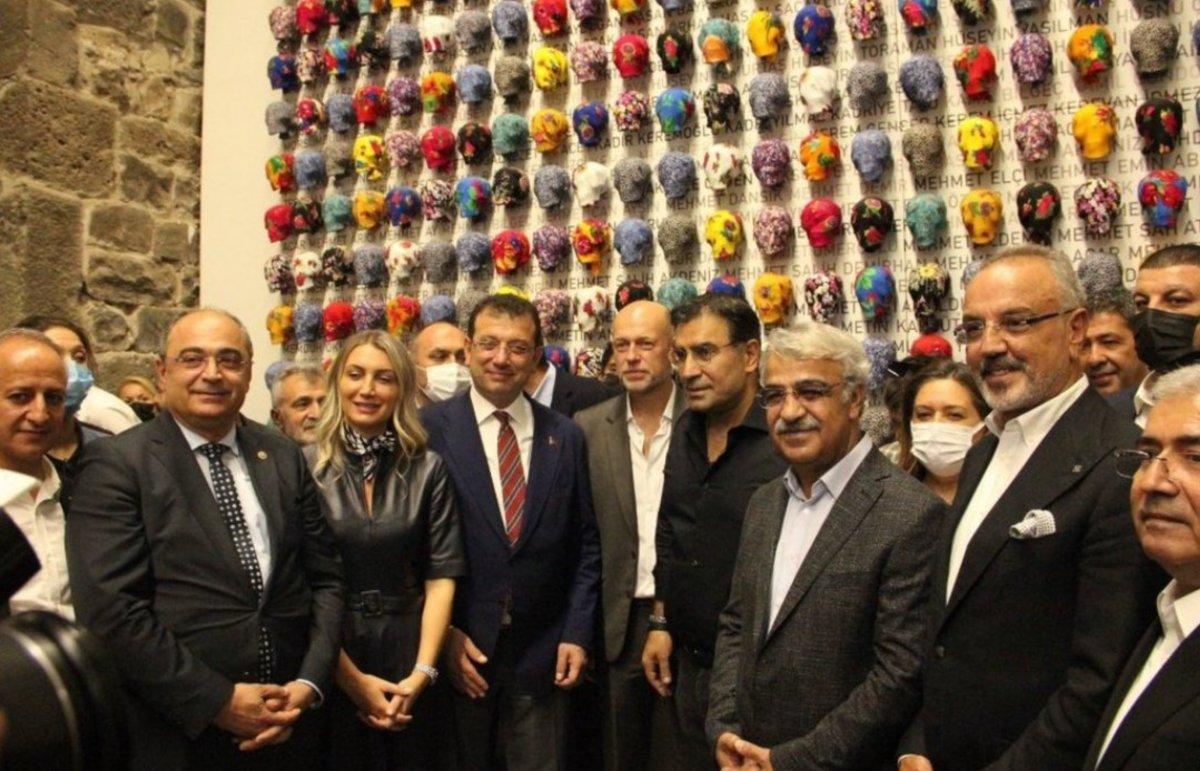 İstanbul'da metrobüs duraklarında izdiham çilesi