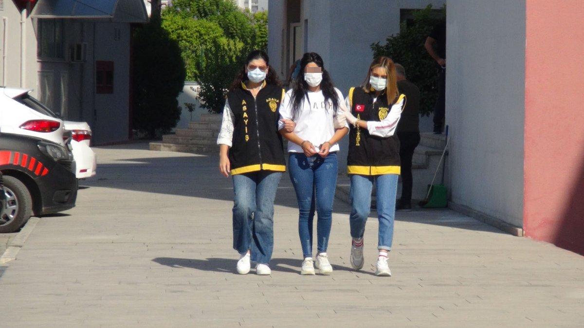 Adana’da, levye ile kapıları açıp hırsızlık yapan 2 kadın yakalandı