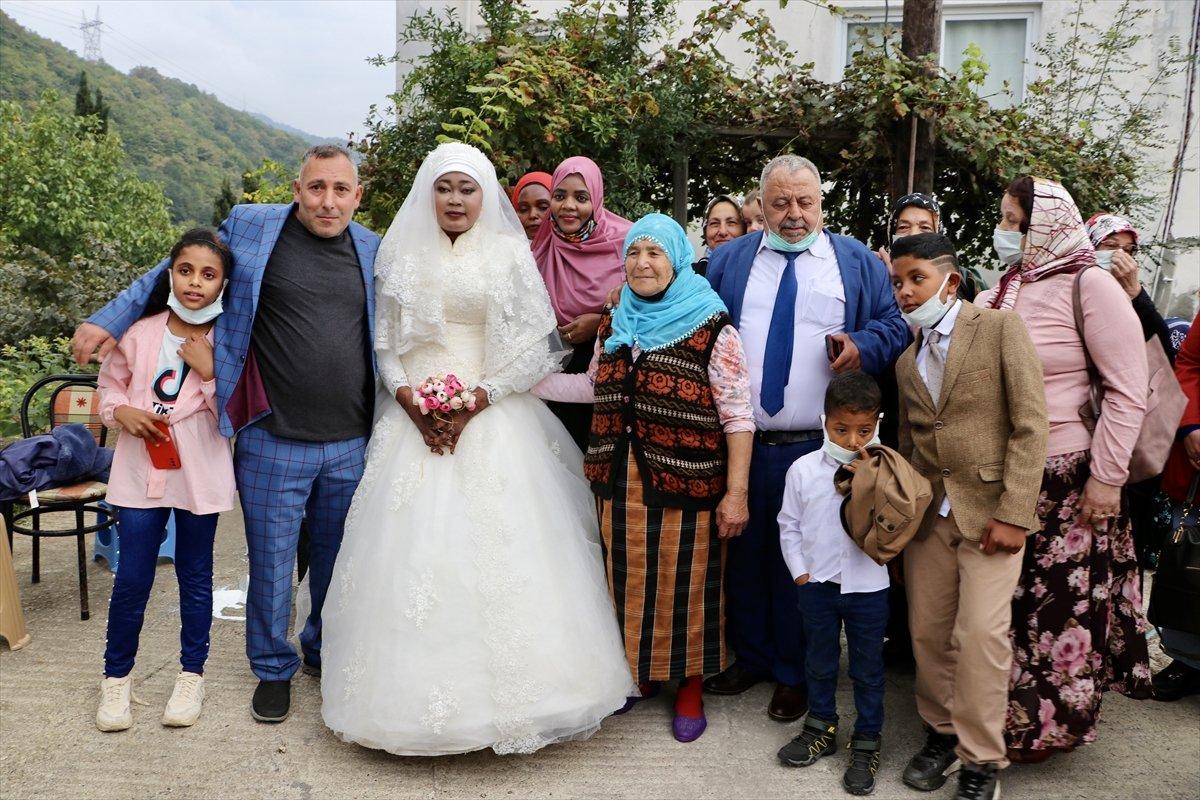 Trabzonlu vatandaş, Sudanlı Aisha ile dünyaevine girdi