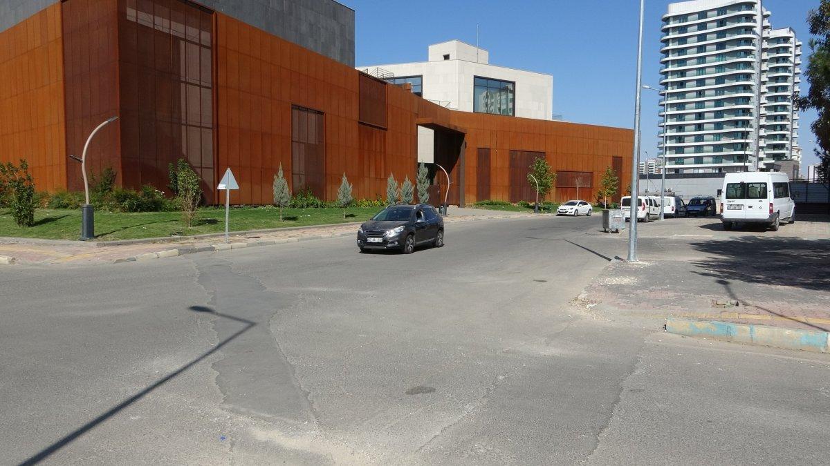 Diyarbakır’da 17 yaşındaki genç, ‘yan bakma’ kavgasında öldürüldü