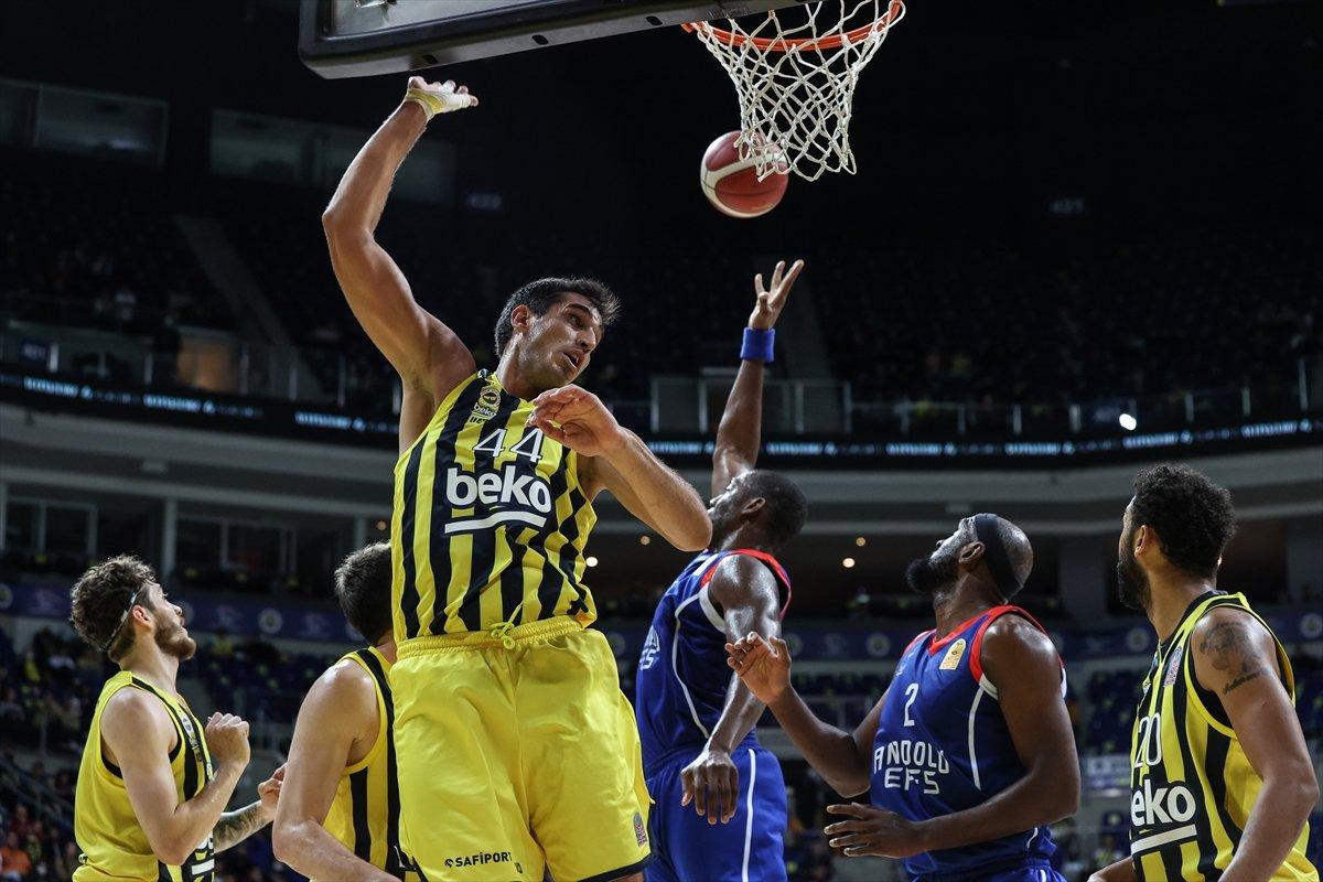 Fenerbah Beko, Anadolu Efes'i 90-68 yendi