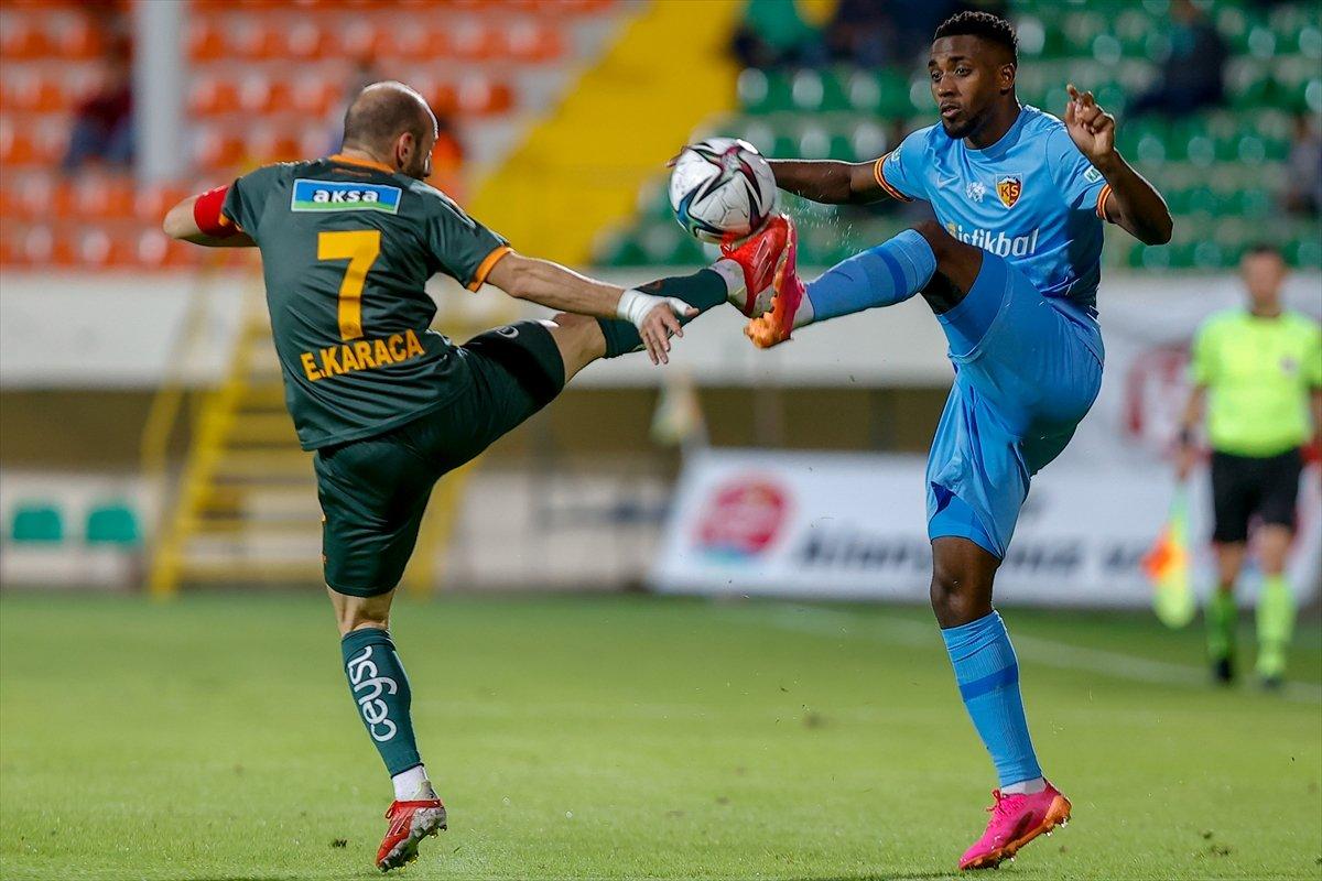 Alanyaspor Kayserispor'u hezimete uğrattı