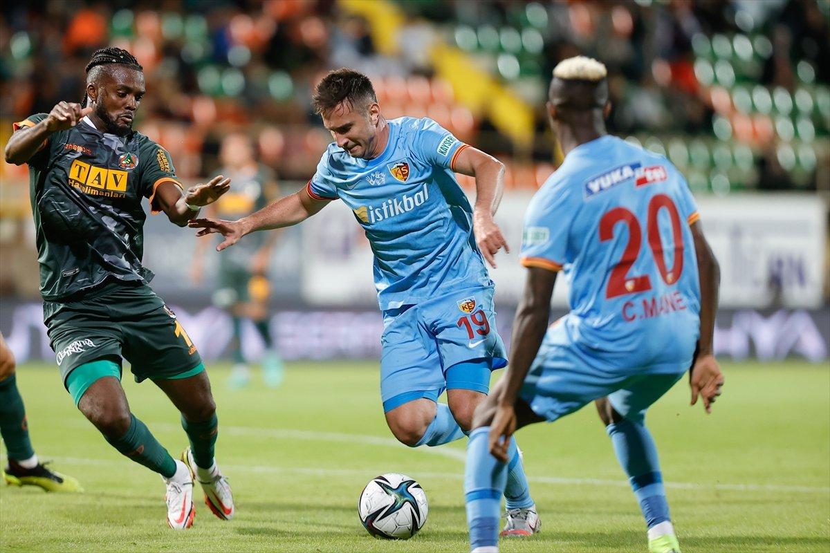 Alanyaspor Kayserispor'u hezimete uğrattı