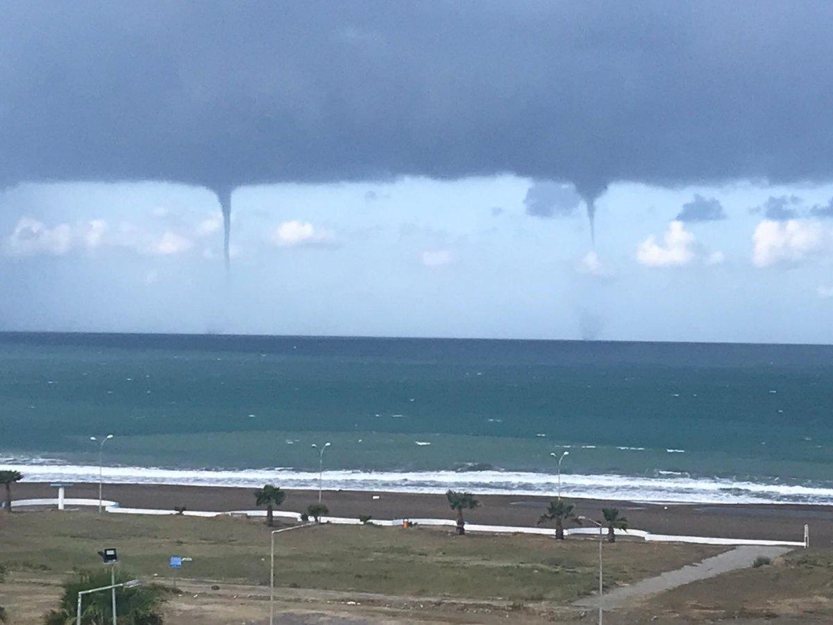 Hatay açıklarında oluşan 3 hortum, kameraya yansıdı