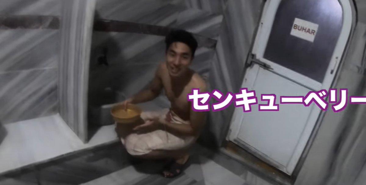 Hamama giden Japon YouTuber'a taciz