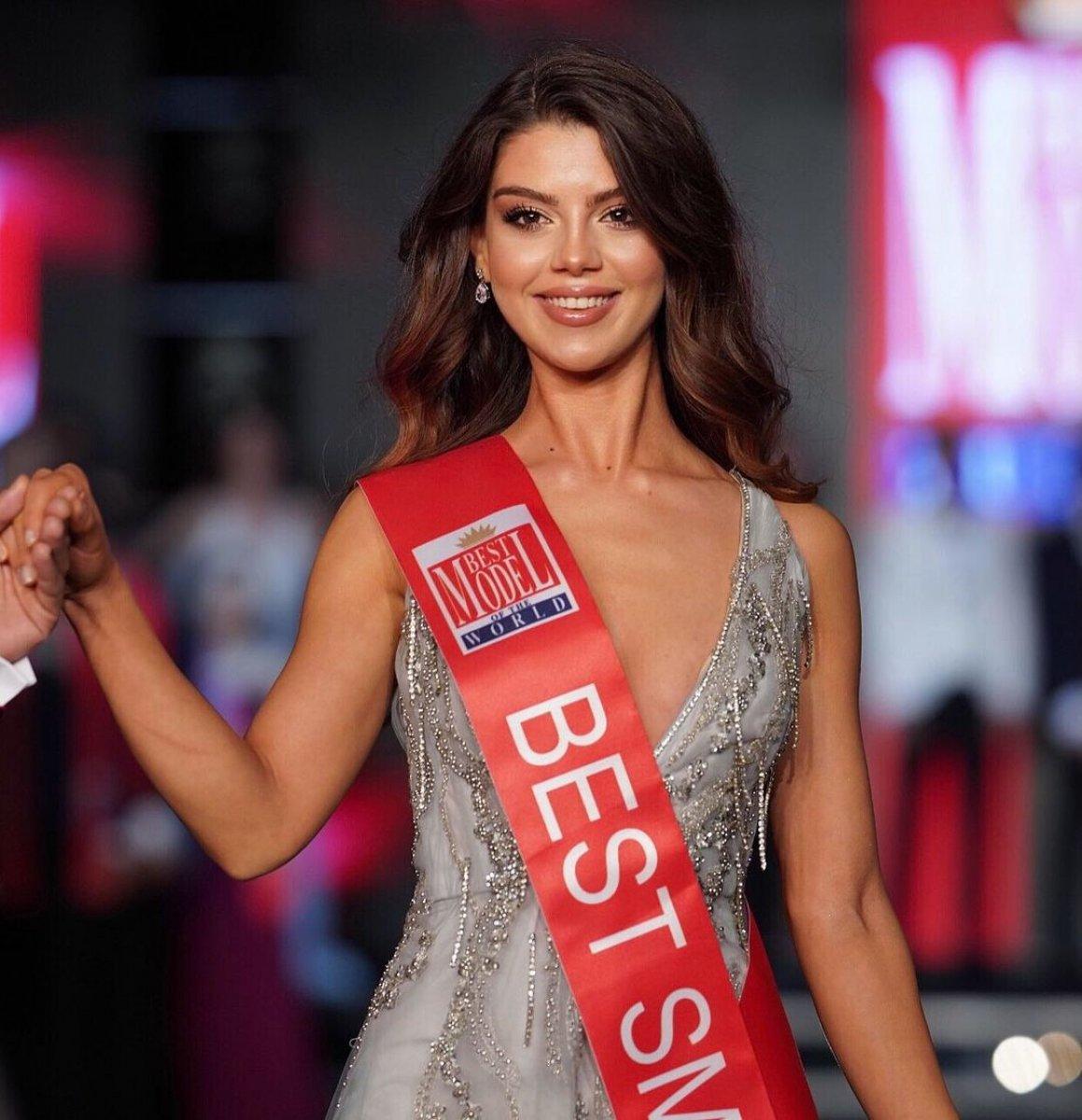 Best Model yarışmacıları: Organizatörler ahlaksız tekliflerde bulundu