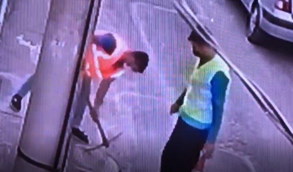 İzmir’de işçi yeleği giyen hırsızlar, fiber kabloları çaldı