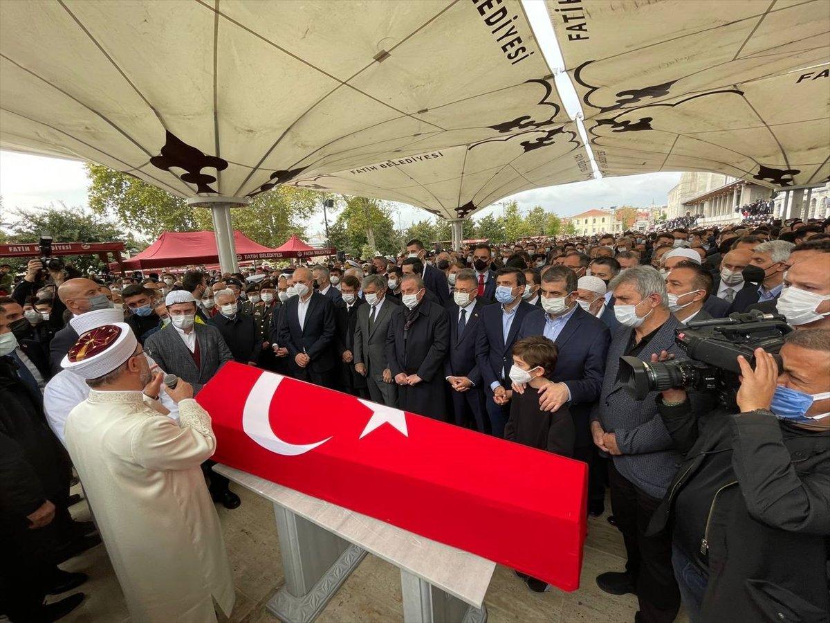 Özdemir Bayraktar son yolculuğuna uğurlandı