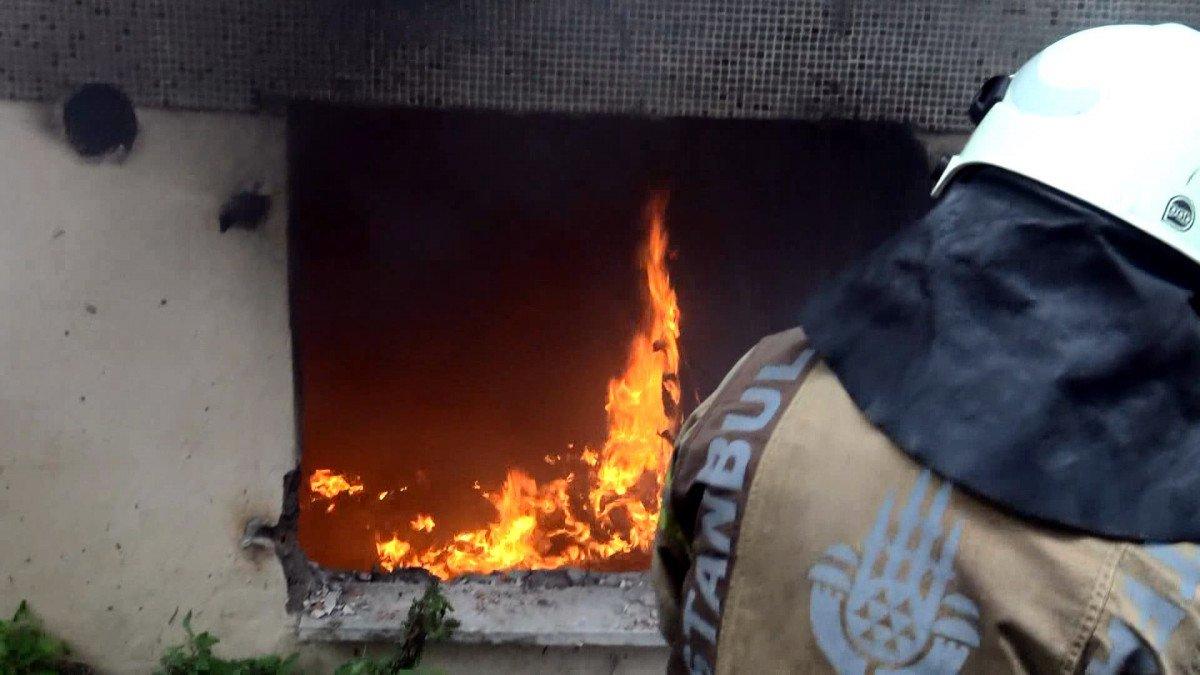 Avcılar’da, boş binada yangın çıktı