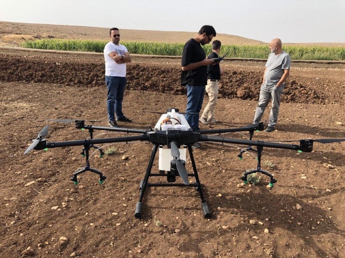 Mardin’de tarlalar drone ile ilaçlanmaya başladı