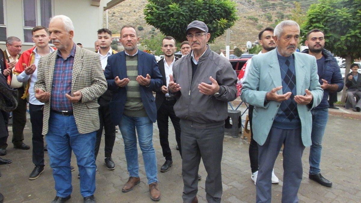 Balıkesir'de askerler, düğün gibi törenle göreve uğurlanıyor