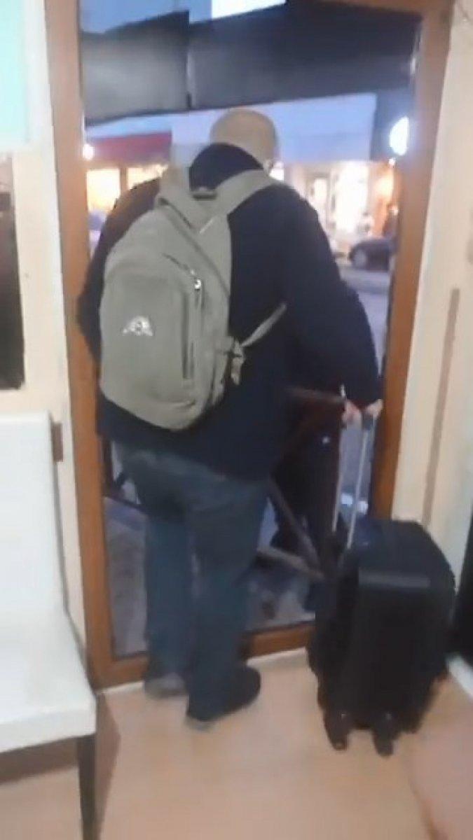 Sarıyer'de taksi bagajında para dolu valiz unutuldu