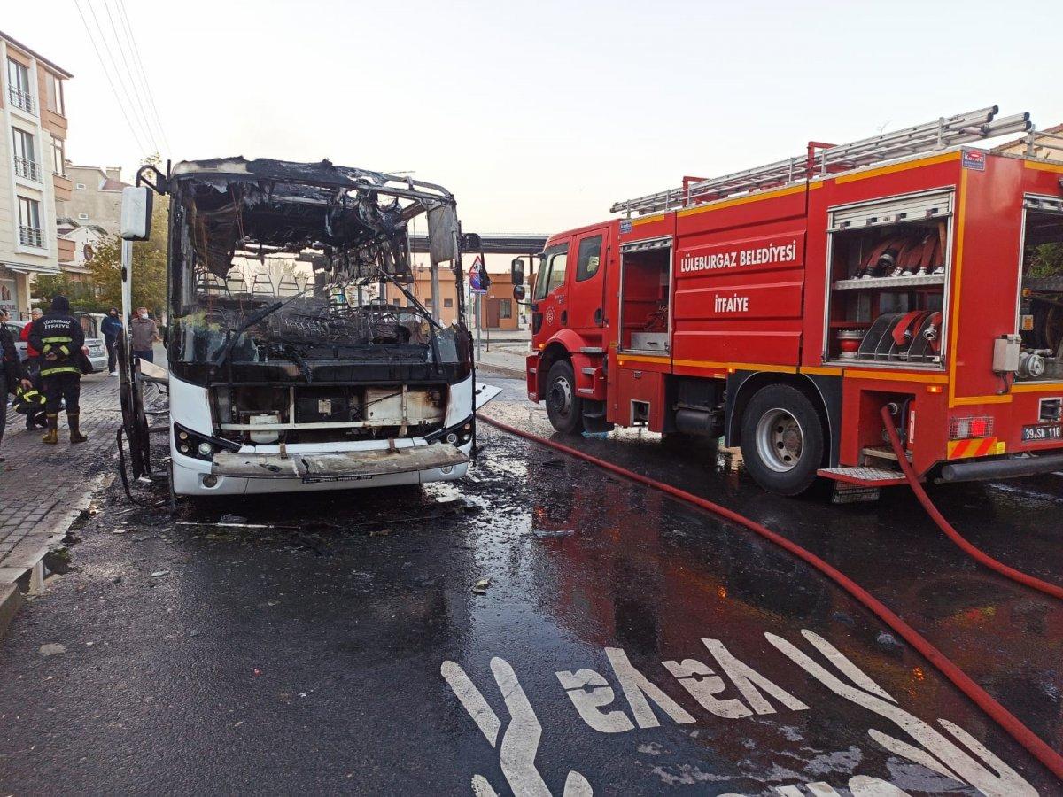 Kırklareli'de 30 işçinin olduğu otobüs alev aldı