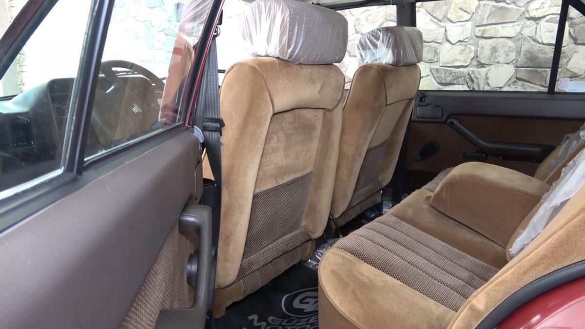 30 yıllık Tofaş otomobilini yeni gibi saklıyor