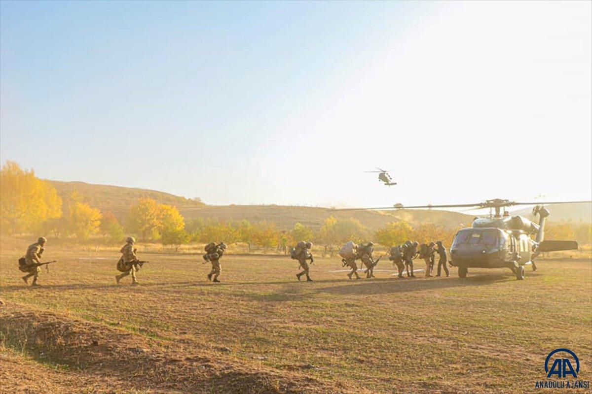 Erzincan kırsalında teröristlerce kullanılan 12 mağara imha edildi