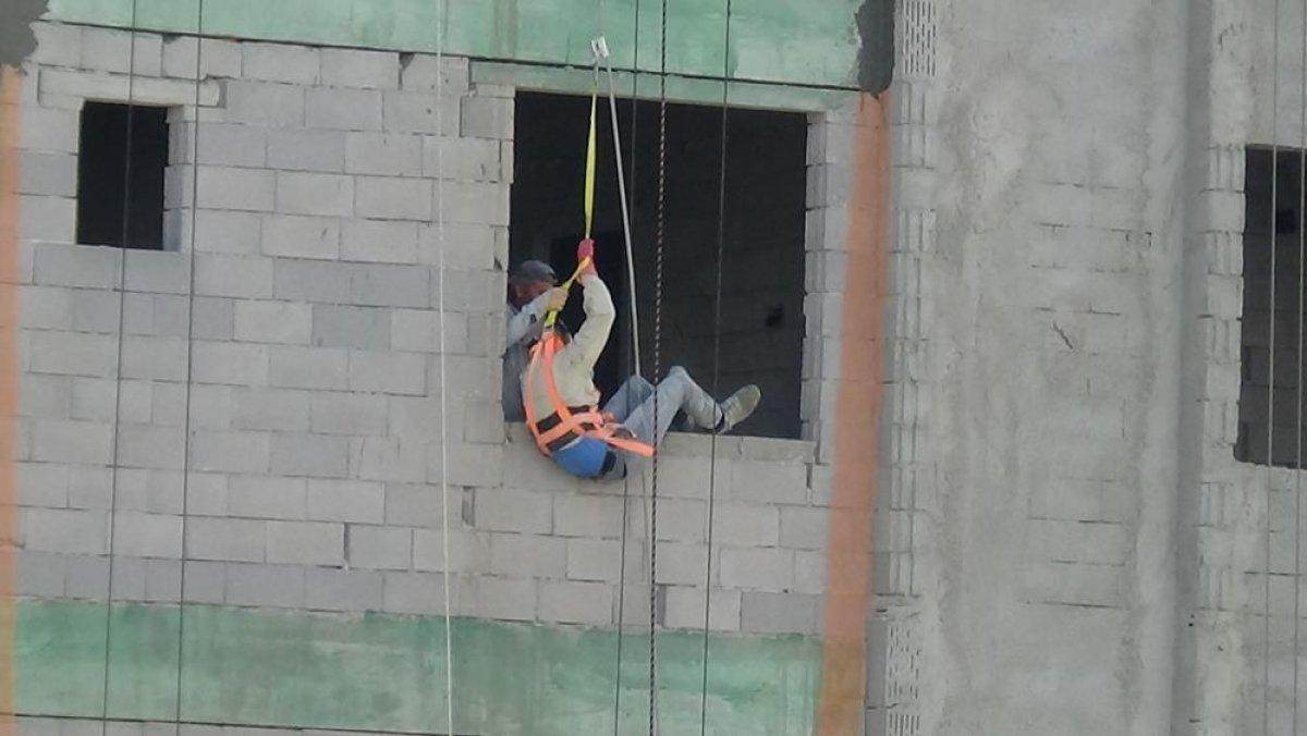 Osmaniye'de inşaattan düşen işçiyi emniyet halatı kurtardı