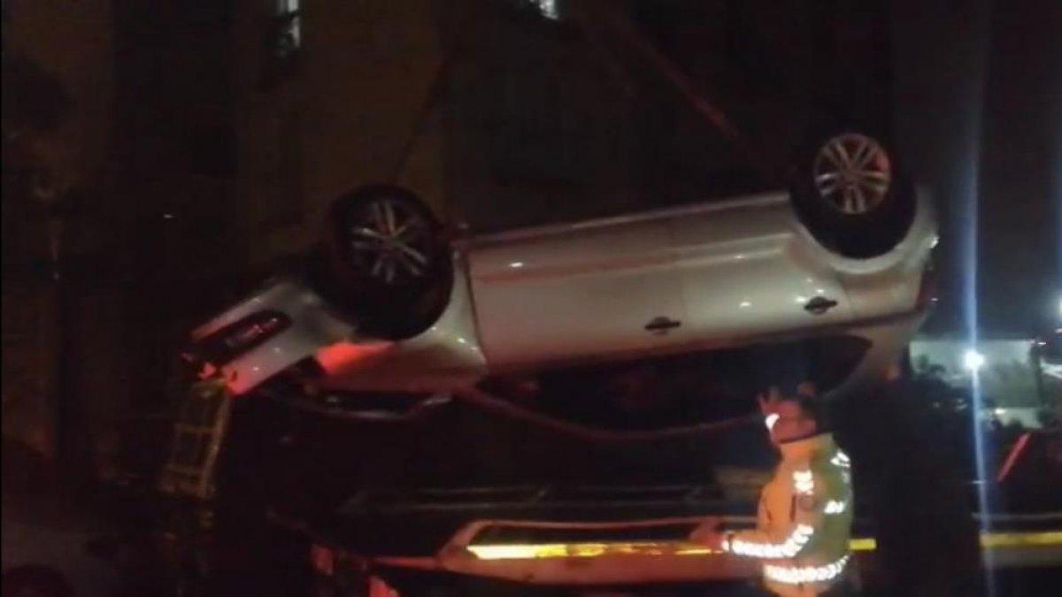 Kağıthane'de frenleri boşalan otomobil 25 metreden uçtu