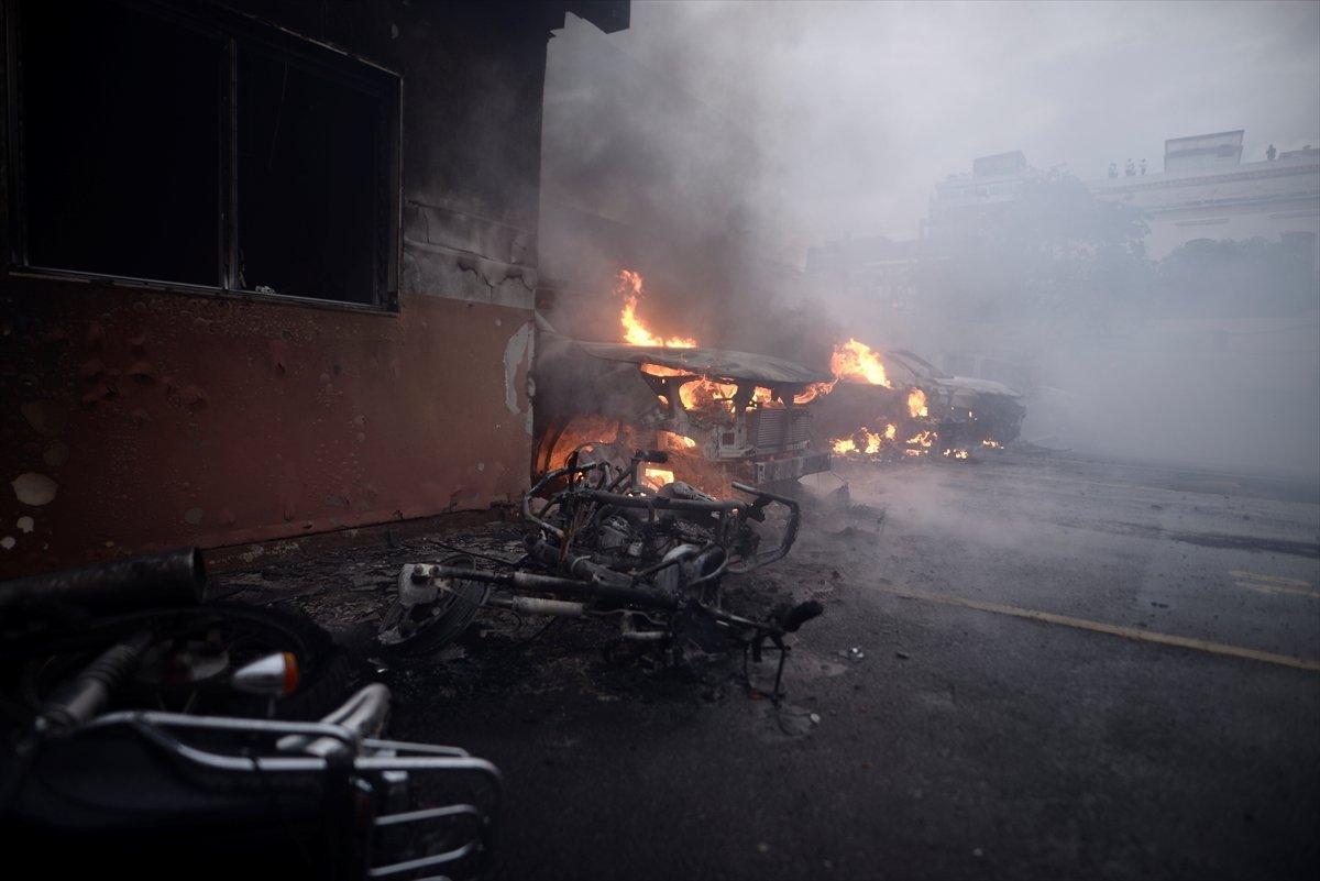 Guatemala'da emekli askerler kongre binasını bastı