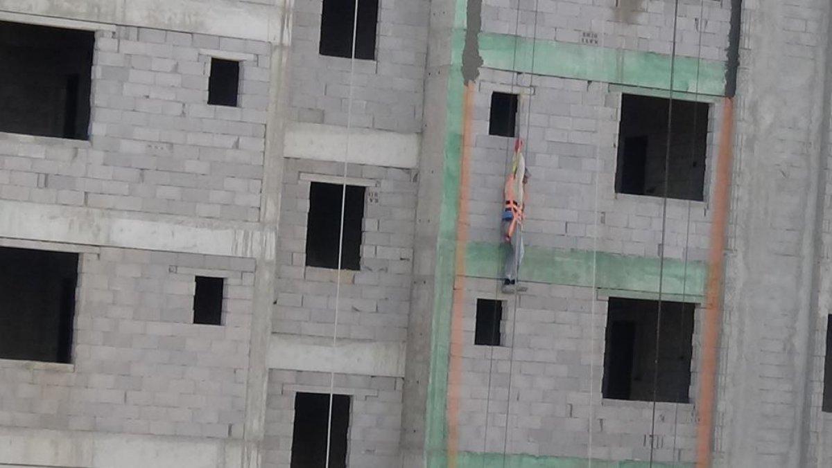 Osmaniye'de inşaattan düşen işçiyi emniyet halatı kurtardı