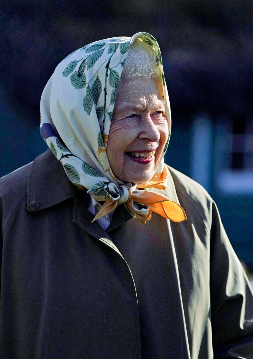 Kraliçe Elizabeth 'yılın yaşlısı' ödülünü reddetti