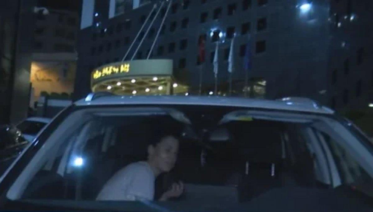 Engincan Ural iki kadınla otele gitti