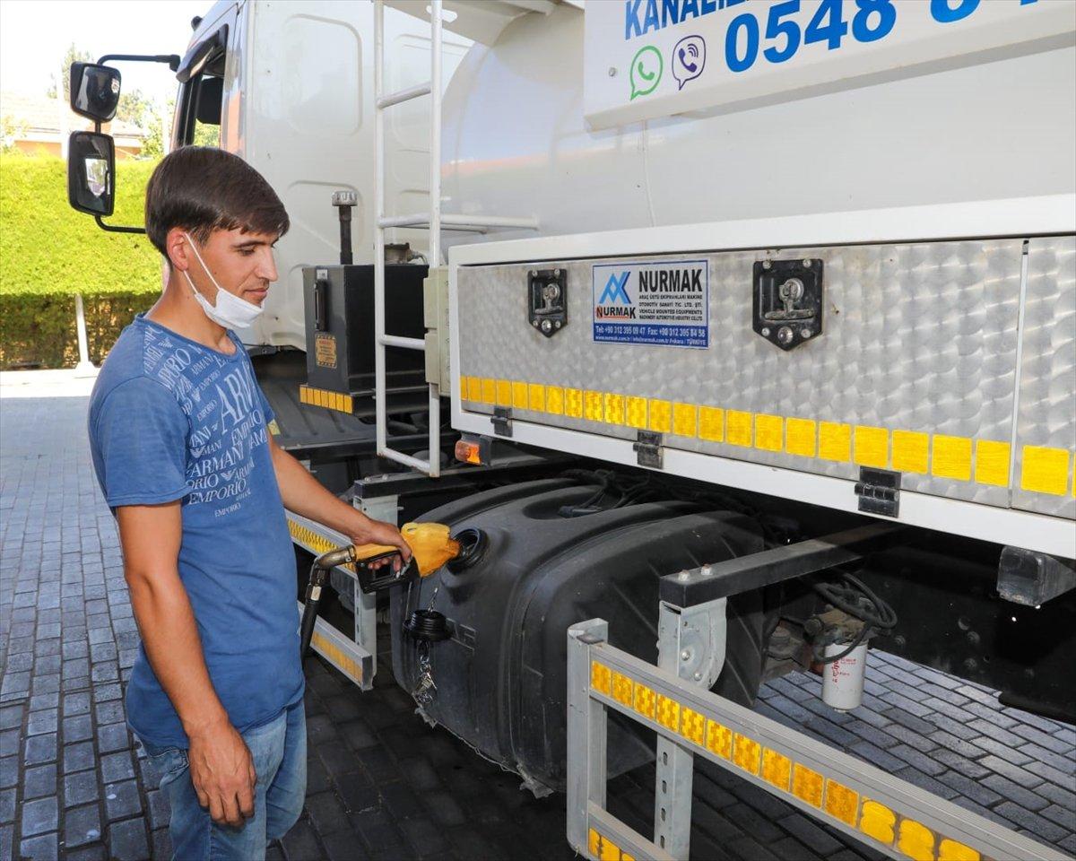 KKTC'de firmalar yakıt akışını kesti, uzun kuyruklar oluştu