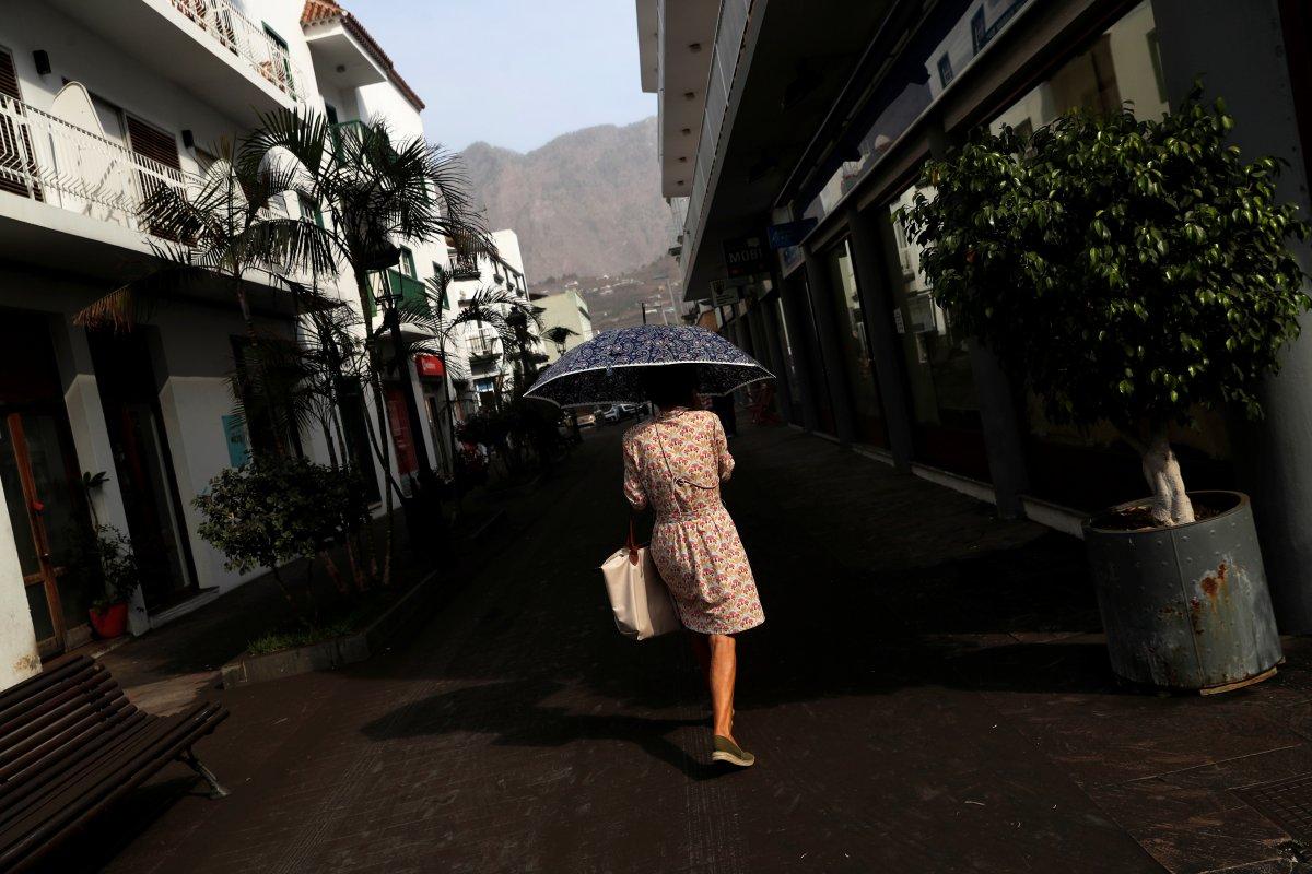 La Palma Adası'ndaki volkan, bir ayda 85 milyon metreküp lav püskürttü