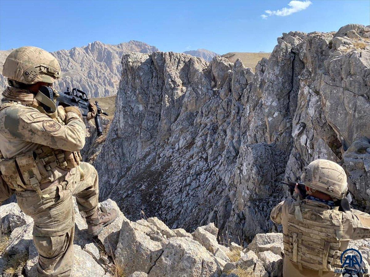 Erzincan kırsalında teröristlerce kullanılan 12 mağara imha edildi