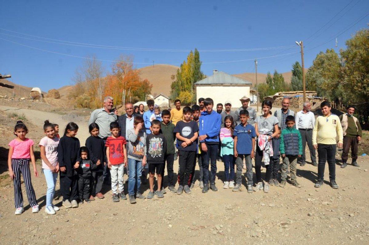 Hakkari'de öğrencilerin zorlu okul yolculuğu