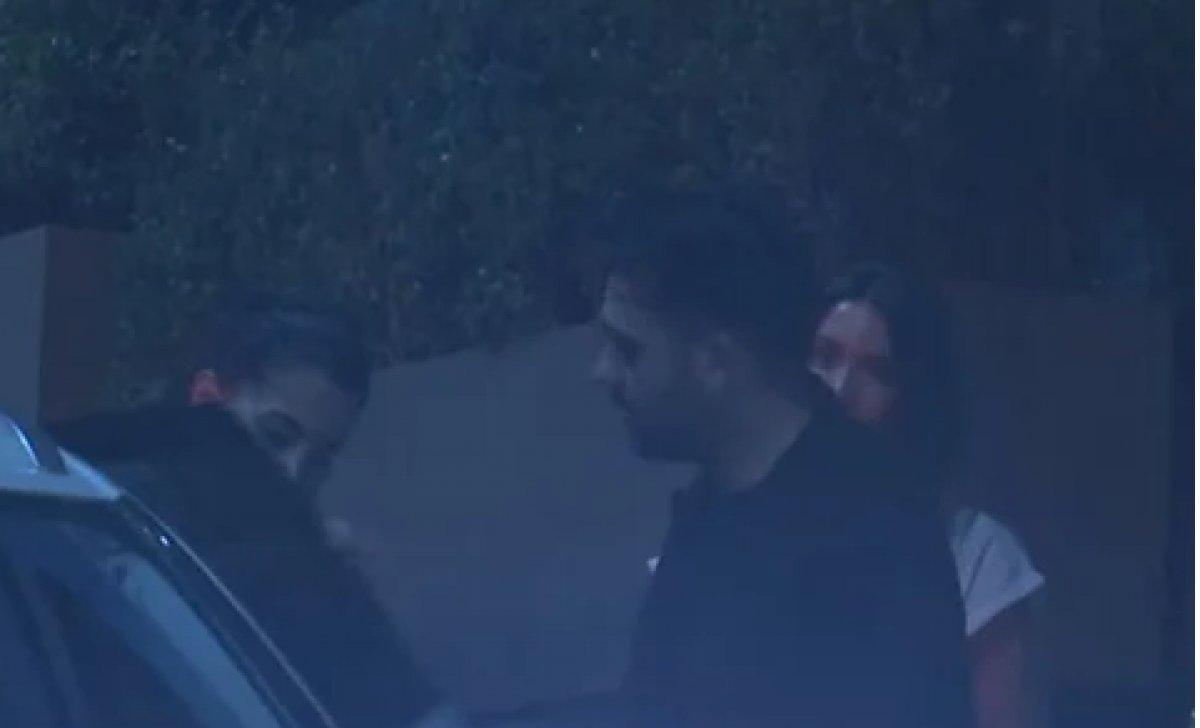 Engincan Ural iki kadınla otele gitti