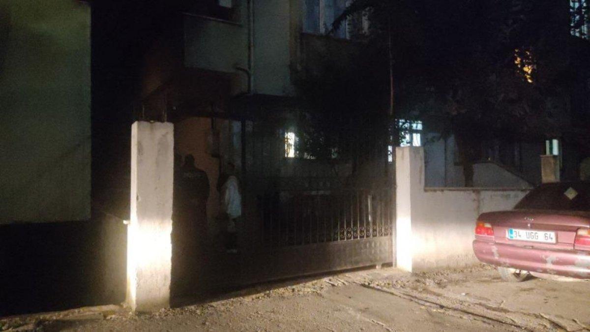 Kocaeli'de psikolojik sorunları olan yaşlı kadın çocuklarını rehin aldı