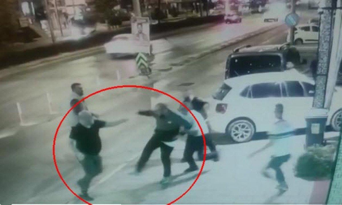 İzmir’de, gece kulübünden kadın çıkarma çatışması kamerada