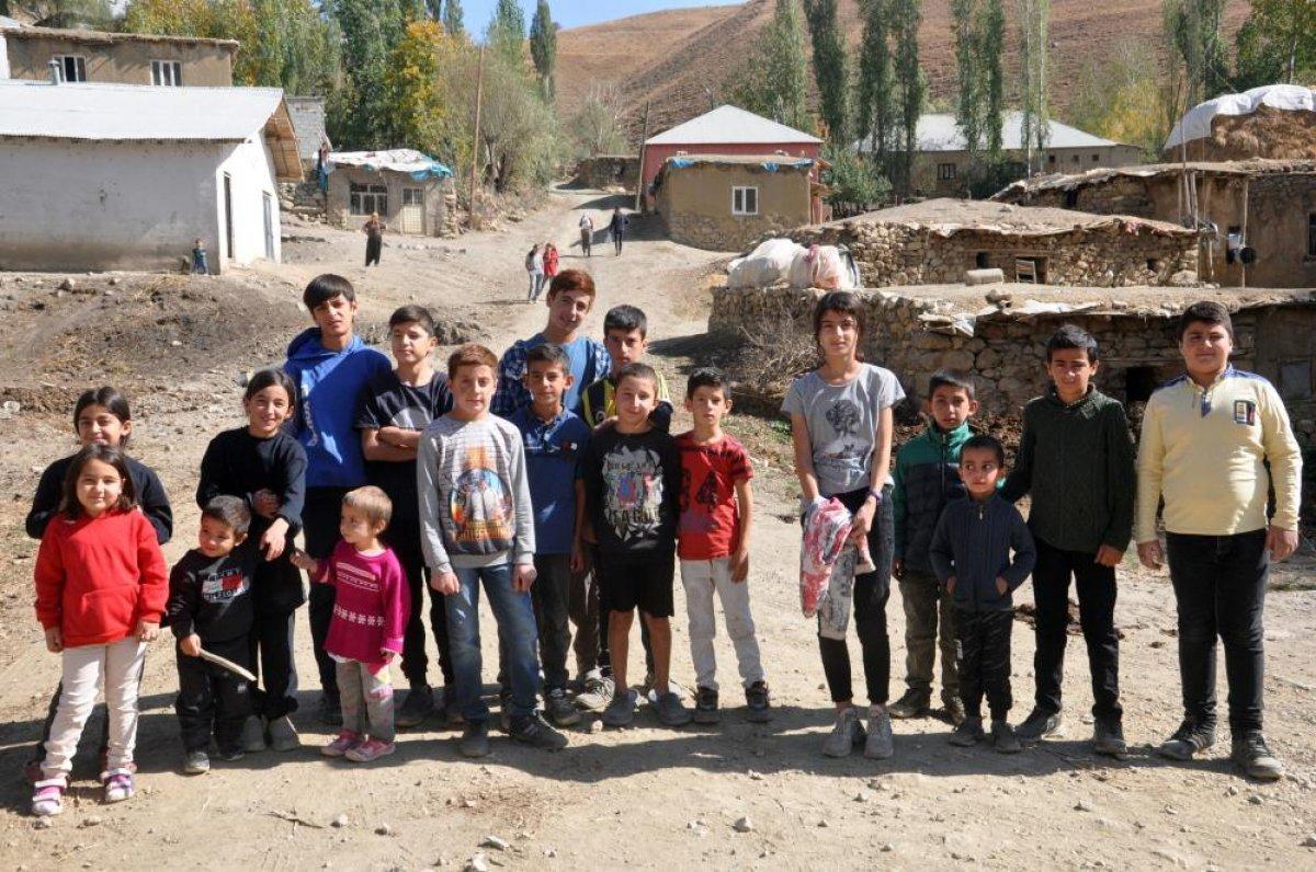 Hakkari'de öğrencilerin zorlu okul yolculuğu