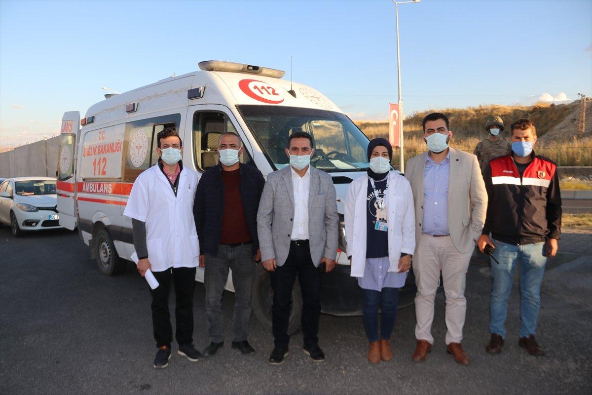 Van'da jandarma ekibinin kontrol noktasında koronavirüs aşısı yapıldı