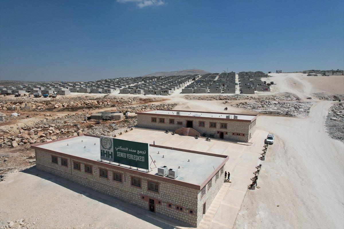 İHH, İdlib'de 16 bin 239 briket ev inşa etti