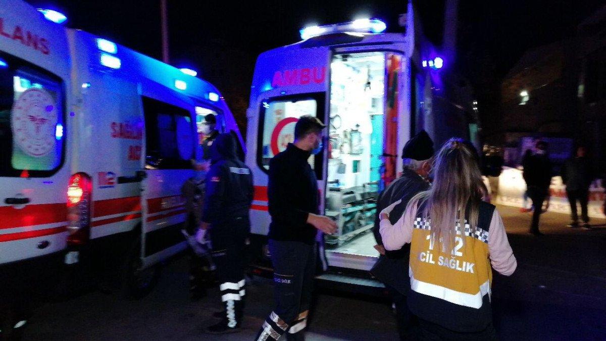 Gebze'de devrilen minibüsteki 6 kişi yaralandı, sürücü arka camı kırıp kaçtı