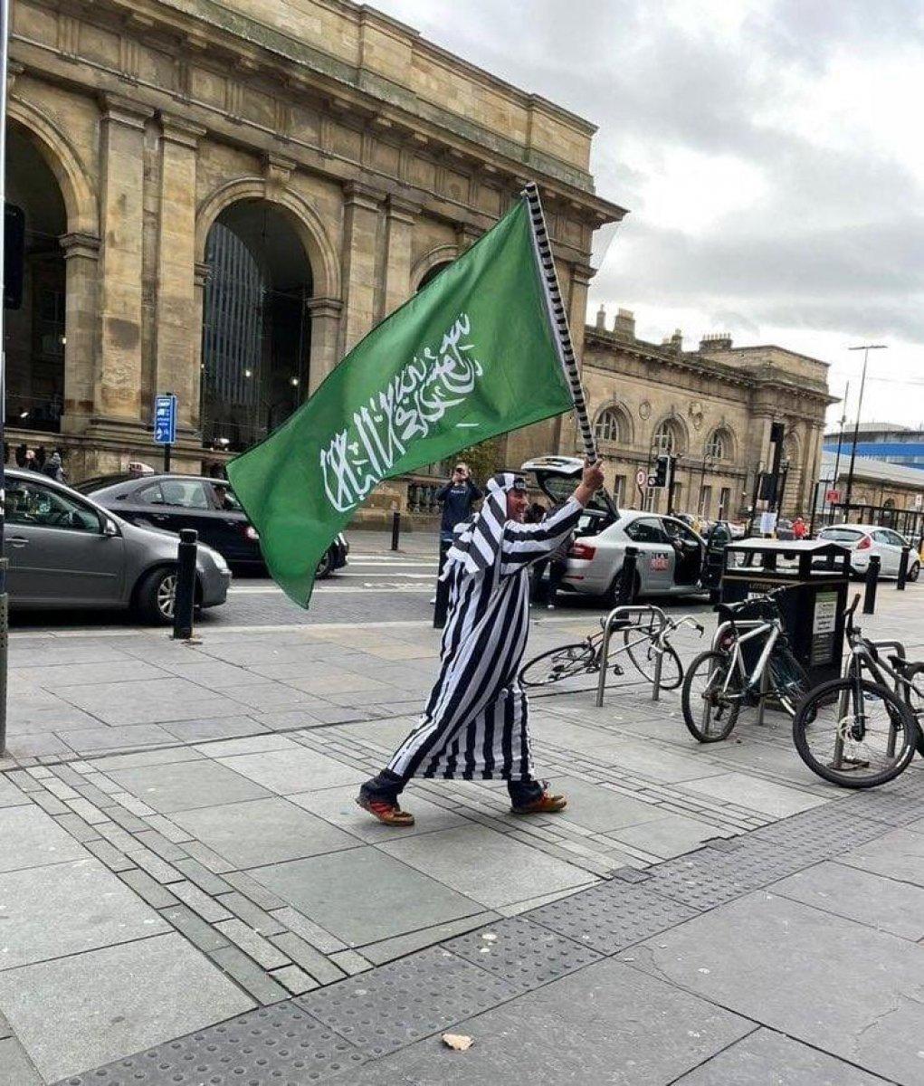 Newcastle United'dan taraftarlarına Arap kıyafetleri uyarısı