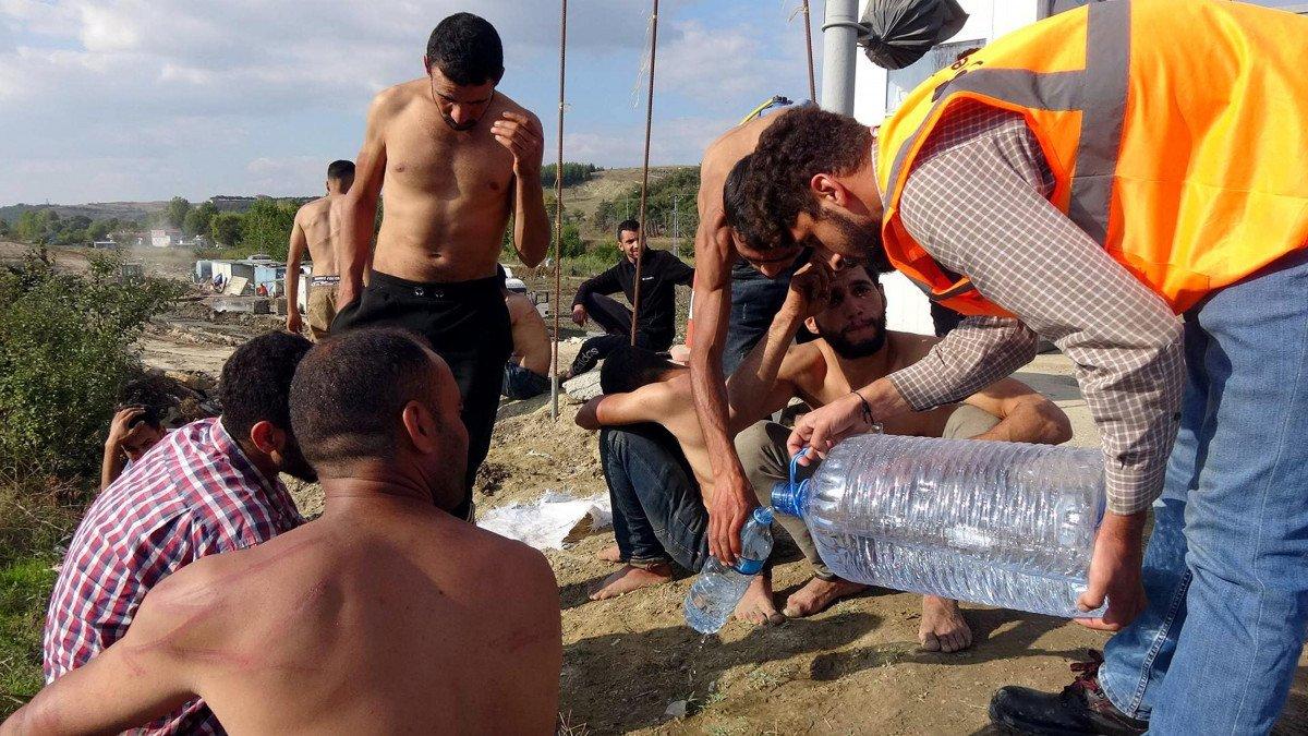 Yunanistan, para ve kıyafetlerini aldığı göçmenleri dövüp, Türkiye'ye itti