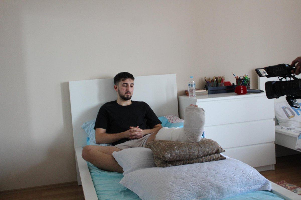 Kocaeli'de köpeklerden kaçarken ayağını kıran Yiğit: Futbol hayatım bitti