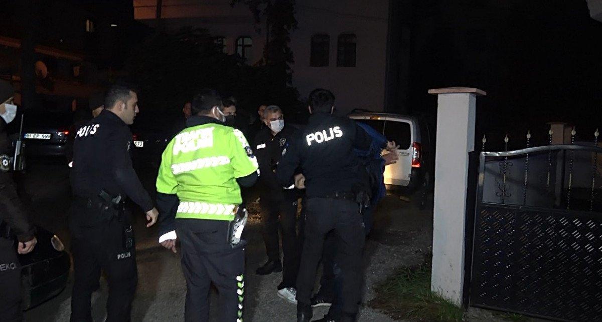 Düzce'de dur ihtarına uymayan 2'si kadın 4 kişi, 5 kilometre kaçabildi 