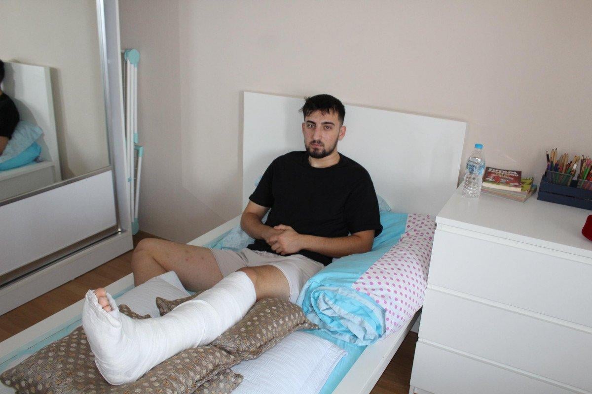 Kocaeli'de köpeklerden kaçarken ayağını kıran Yiğit: Futbol hayatım bitti