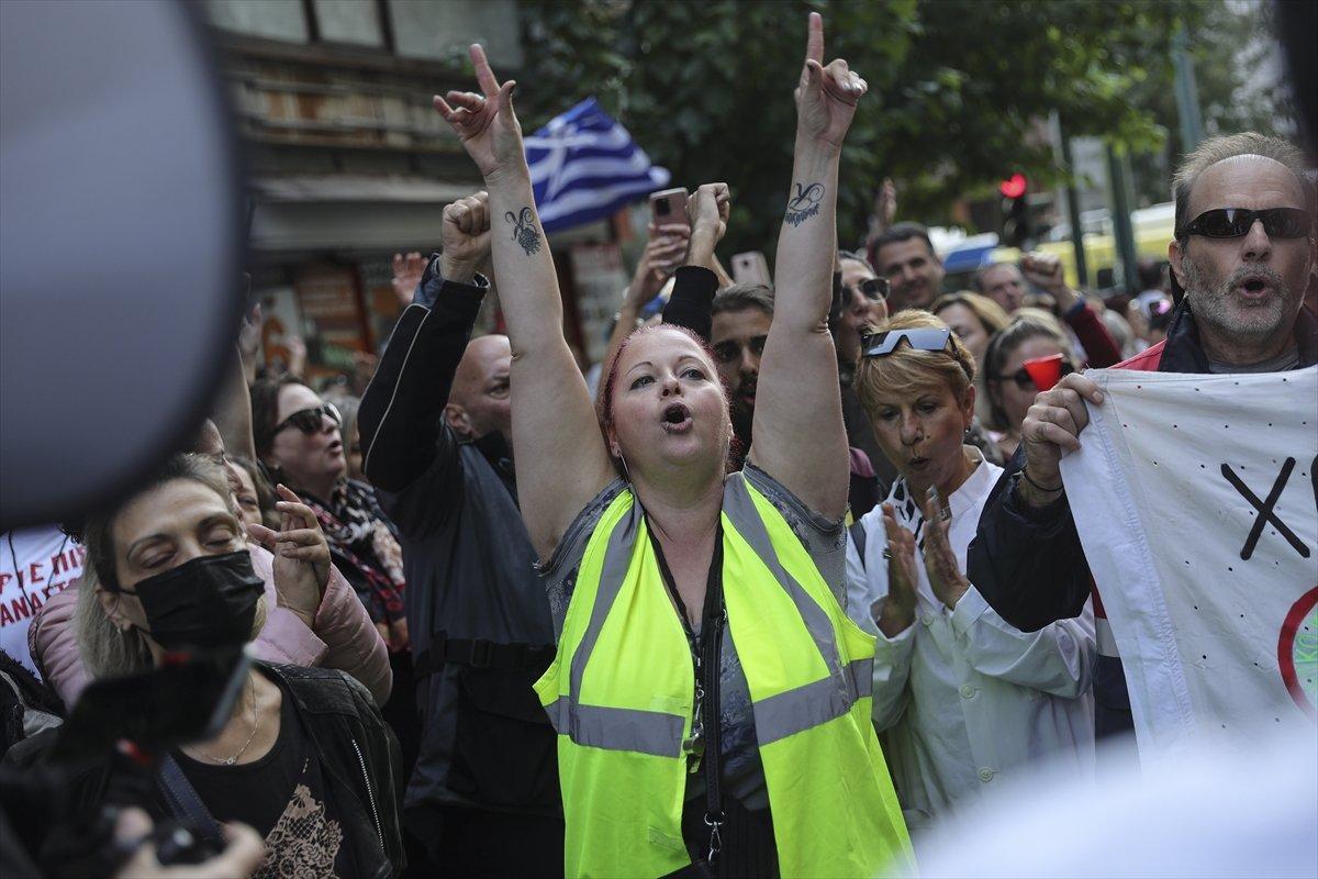 Yunanistan'da sağlık çalışanlarından 24 saatlik grev kararı