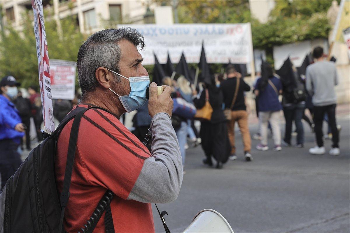 Yunanistan'da sağlık çalışanlarından 24 saatlik grev kararı