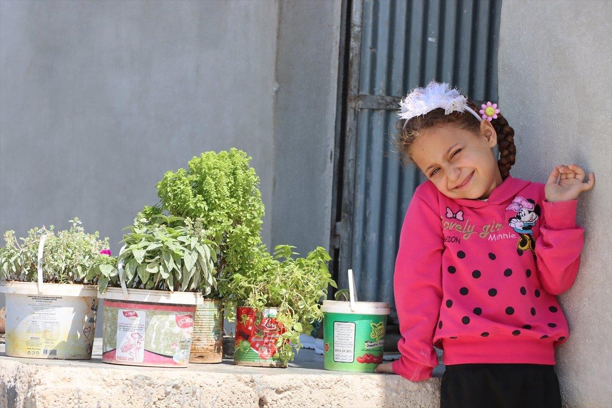 İHH, İdlib'de 16 bin 239 briket ev inşa etti