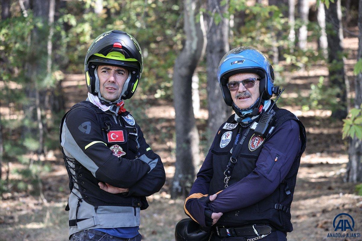 Üç kuşaktır motosikletten inmeyen Alp ailesi, bu tutkuyu çocuklarına da aşılıyor