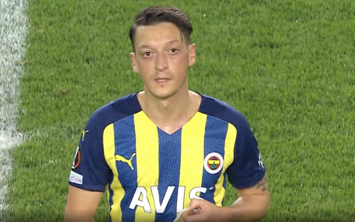 Mesut Özil'den Pereira'ya büyük tepki